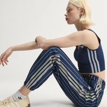 ADIDAS ORIGINALS Ozke Hlače 'Firebird' | modra barva