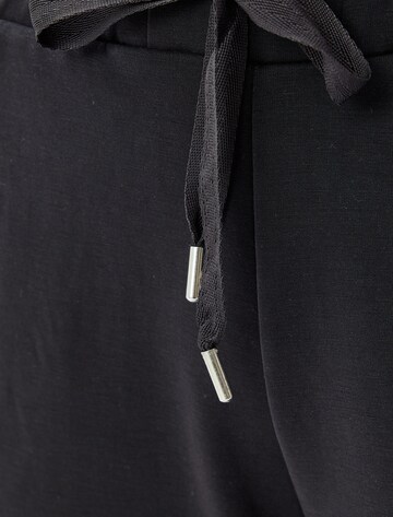 Koton Regular Broek in Zwart