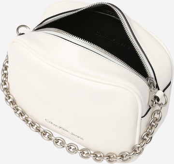 Calvin Klein Jeans - Bolso de hombro en blanco