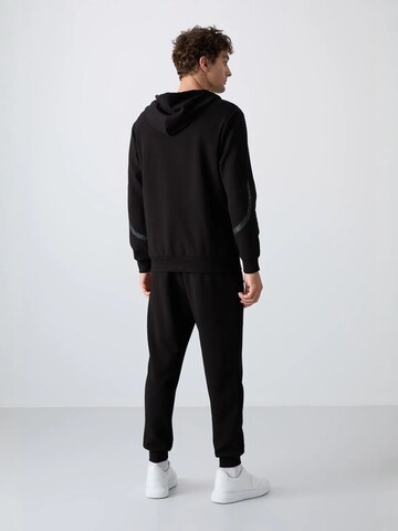 Tommy Life Sweatsuit in Black