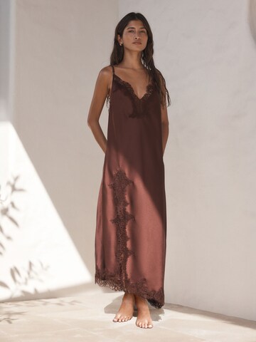 Robe Next en marron : devant