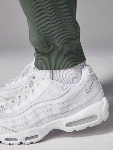 Next Tapered Hose in Grün