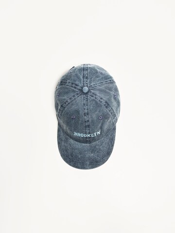 Bershka Czapka z daszkiem 'BROOKLYN' w kolorze niebieski