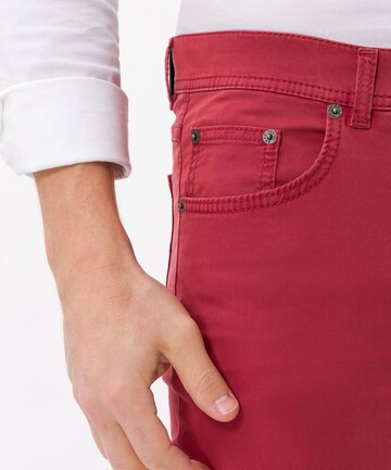 BRAX Regular Jeans 'Cooper' in Rood