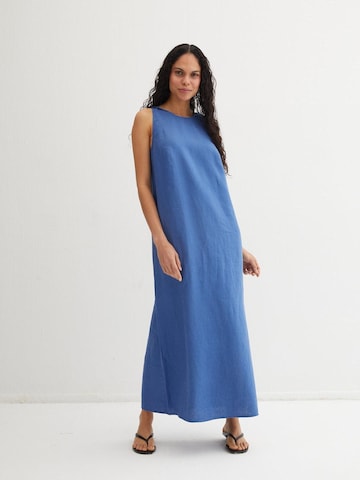SILK & CASHMERE Dress in Blue: front