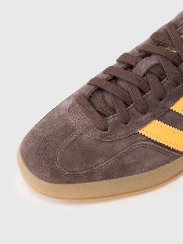 ADIDAS ORIGINALSNiske tenisice 'GAZELLE' - smeđa boja