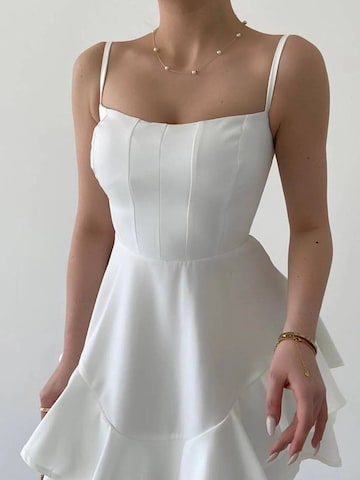 Robe WOMAN VISION en blanc