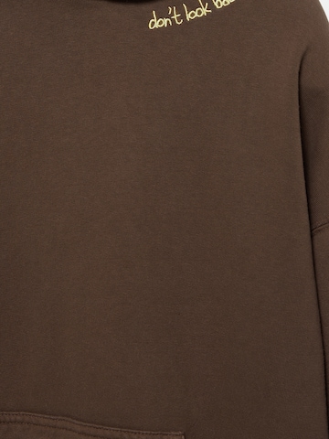 Pull&Bear Sweatshirt 'PACIFIC' in Braun