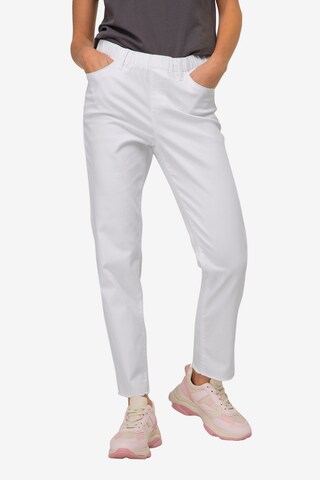 LAURASØN Slim fit Pants in White: front