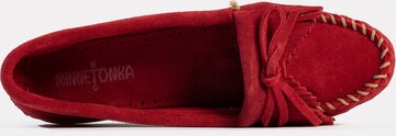 Minnetonka - Mocassins 'Kilty' em vermelho