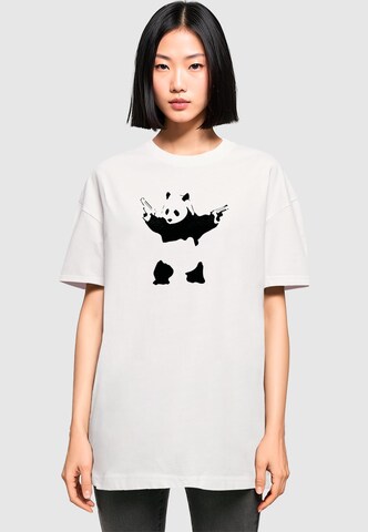 Merchcode Shirt 'Panda Guns' in Weiß: Vorderseite