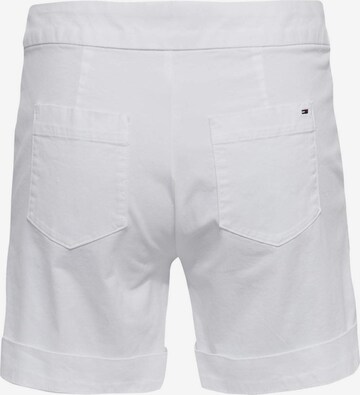 Tommy Jeans Slimfit Shorts in Weiß