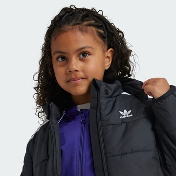 ADIDAS ORIGINALS - Casaco meia-estação 'Adicolor' em preto