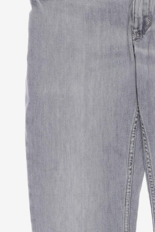 Closed Jeans in 31 in Grey