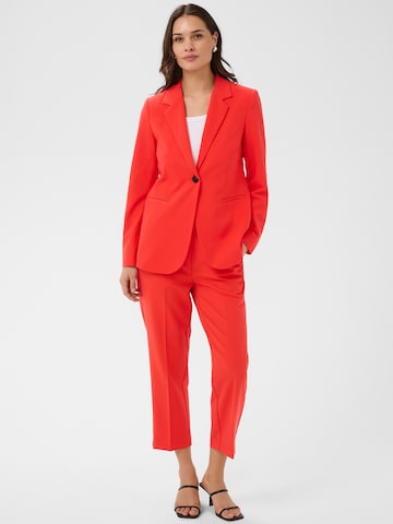 Kaffe Bleiseri 'KASakura' värissä punainen