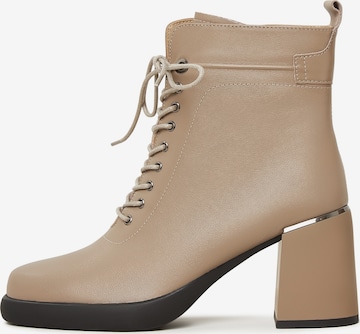 CESARE GASPARI Booties in Beige: front