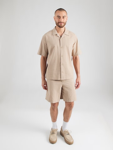 Only & Sons - Ajuste regular Ropa para correr 'ONSCRUZ' en marrón: frente