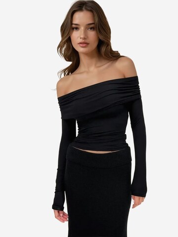 Hiccup Shirt in Black: front