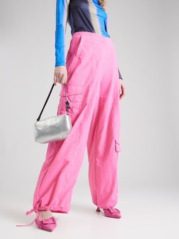 2NDDAY Loose fit Cargo Pants 'Edition George - Essential' in Pink: front