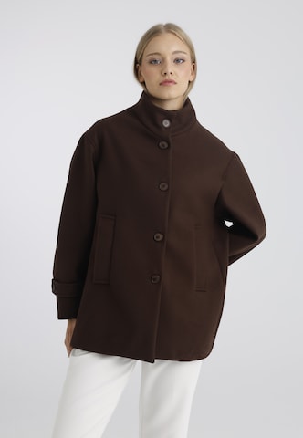 Felix Hardy Between-Season Jacket in Brown: front