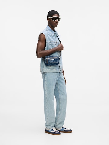 KARL LAGERFELD JEANS Olkalaukku värissä sininen