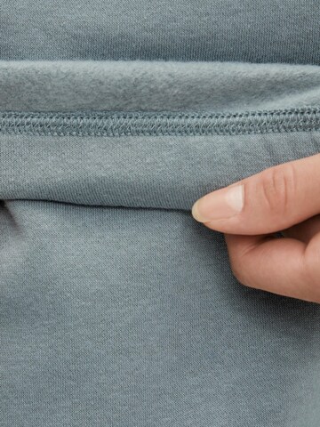 Tapered Pantaloni 'Chilli' di PIECES in grigio