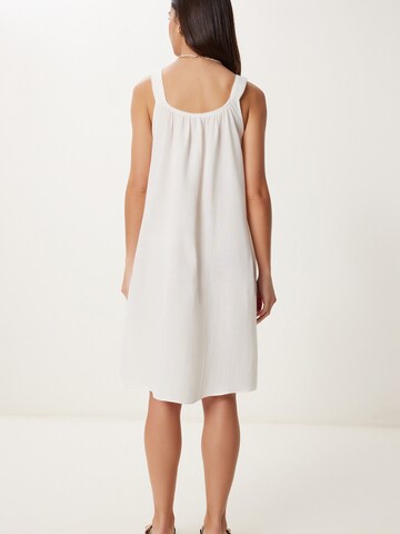Happiness İstanbul Kleid in Weiß