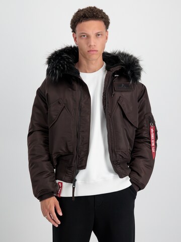 ALPHA INDUSTRIES Winterjas '45P' in Bruin: voorkant