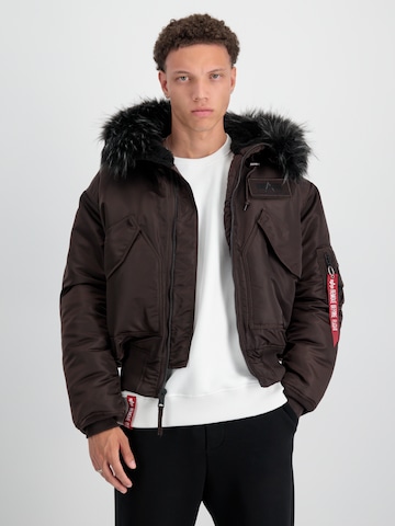 Giacca invernale '45P' di ALPHA INDUSTRIES in marrone: frontale