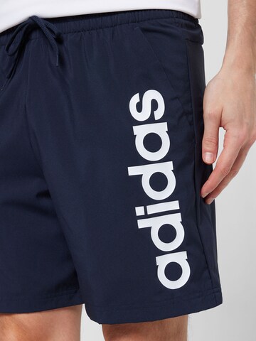 ADIDAS SPORTSWEAR Normalny krój Spodnie sportowe 'Aeroready Essentials Chelsea Linear Logo' w kolorze niebieski