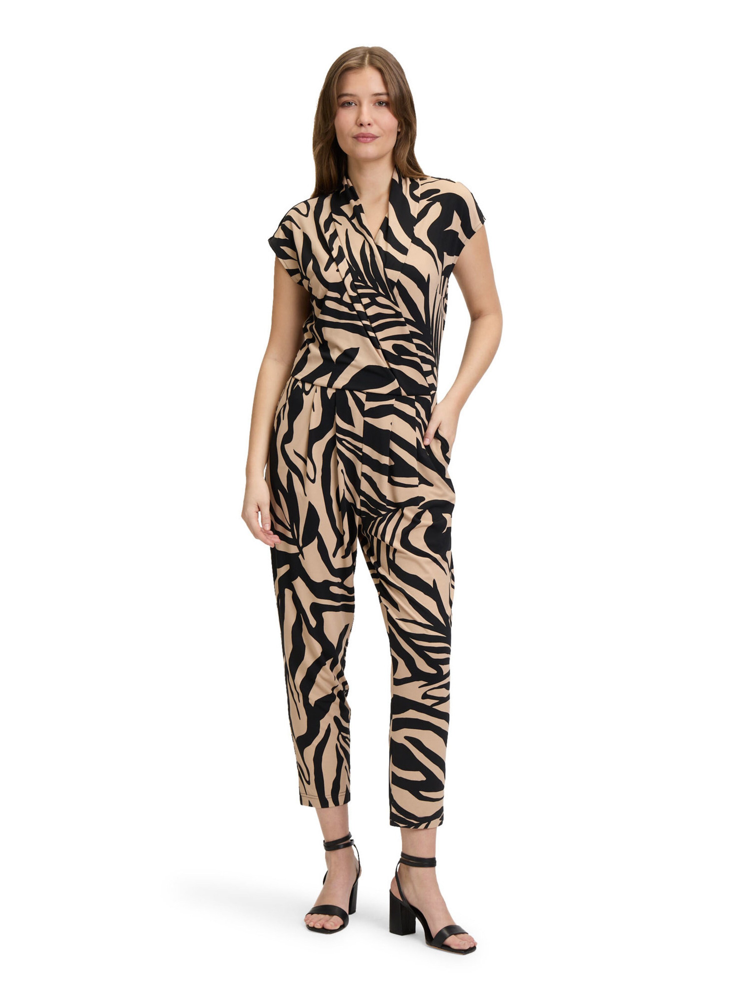 Betty Barclay Jumpsuit in Zwart: voorkant