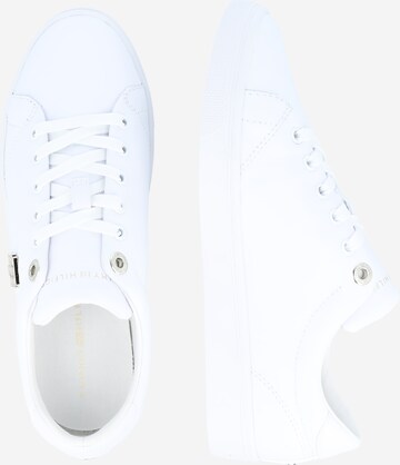 TOMMY HILFIGER Sneakers in White