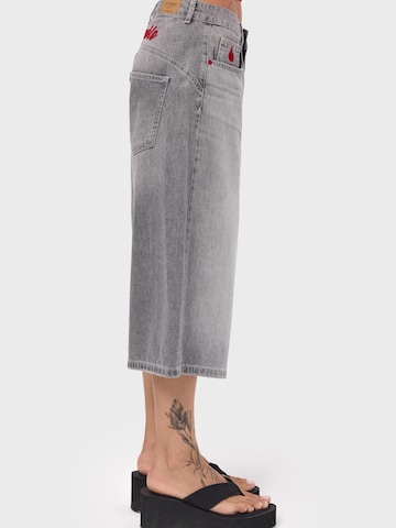 IT'S BASIC Baggy Jeans 'BERMUDA DENIM SHORT' in Grey