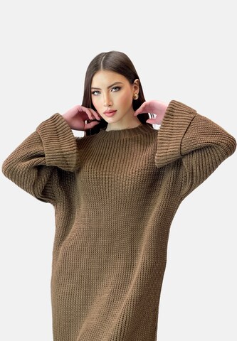 Elara Strikkjole i brun