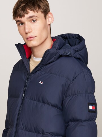 Tommy Jeans Jacke 'ESSENTIAL' in Blau