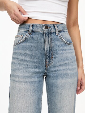 Loosefit Jeans di Pull&Bear in blu