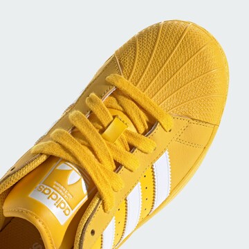 Baskets basses 'Superstar XLG' ADIDAS ORIGINALS en jaune