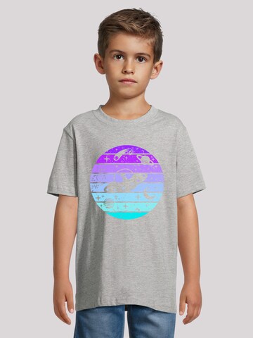 T-Shirt 'Retro Alien Weltraum Sonnenuntergang' F4NT4STIC en gris : devant