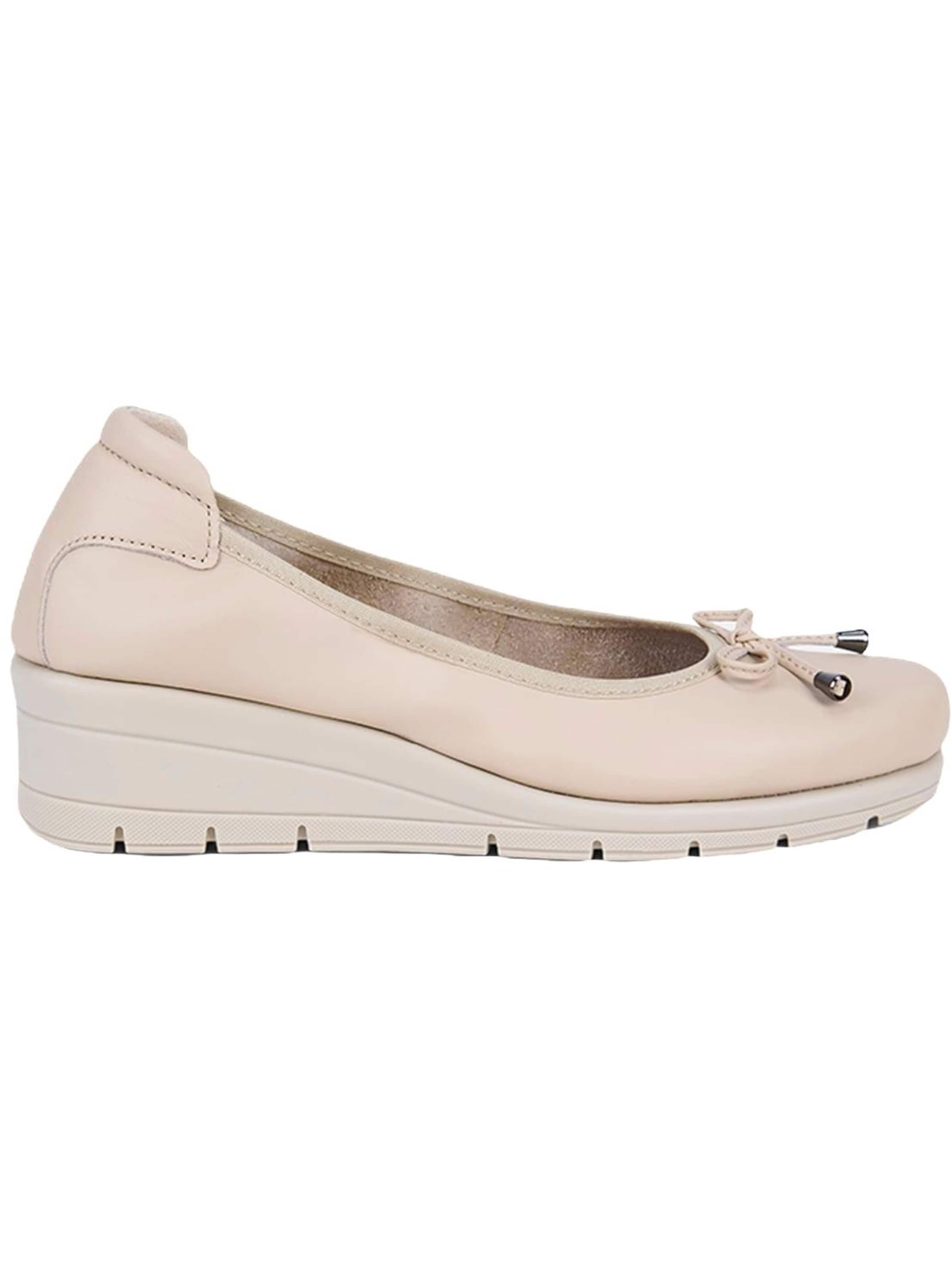 Desa Ballet Flats in Beige
