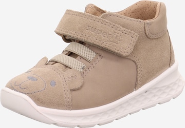 SUPERFIT - Zapatos bajos 'BREEZE' en beige: frente