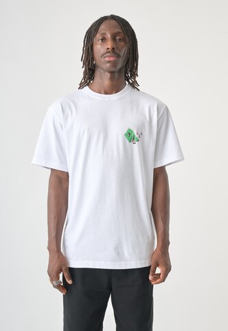 T-Shirt 'Camp Classic Tee' Cleptomanicx en blanc : devant