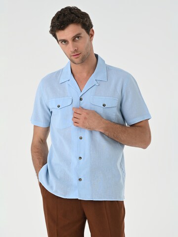 Antioch Regular fit Button Up Shirt in Blue: front