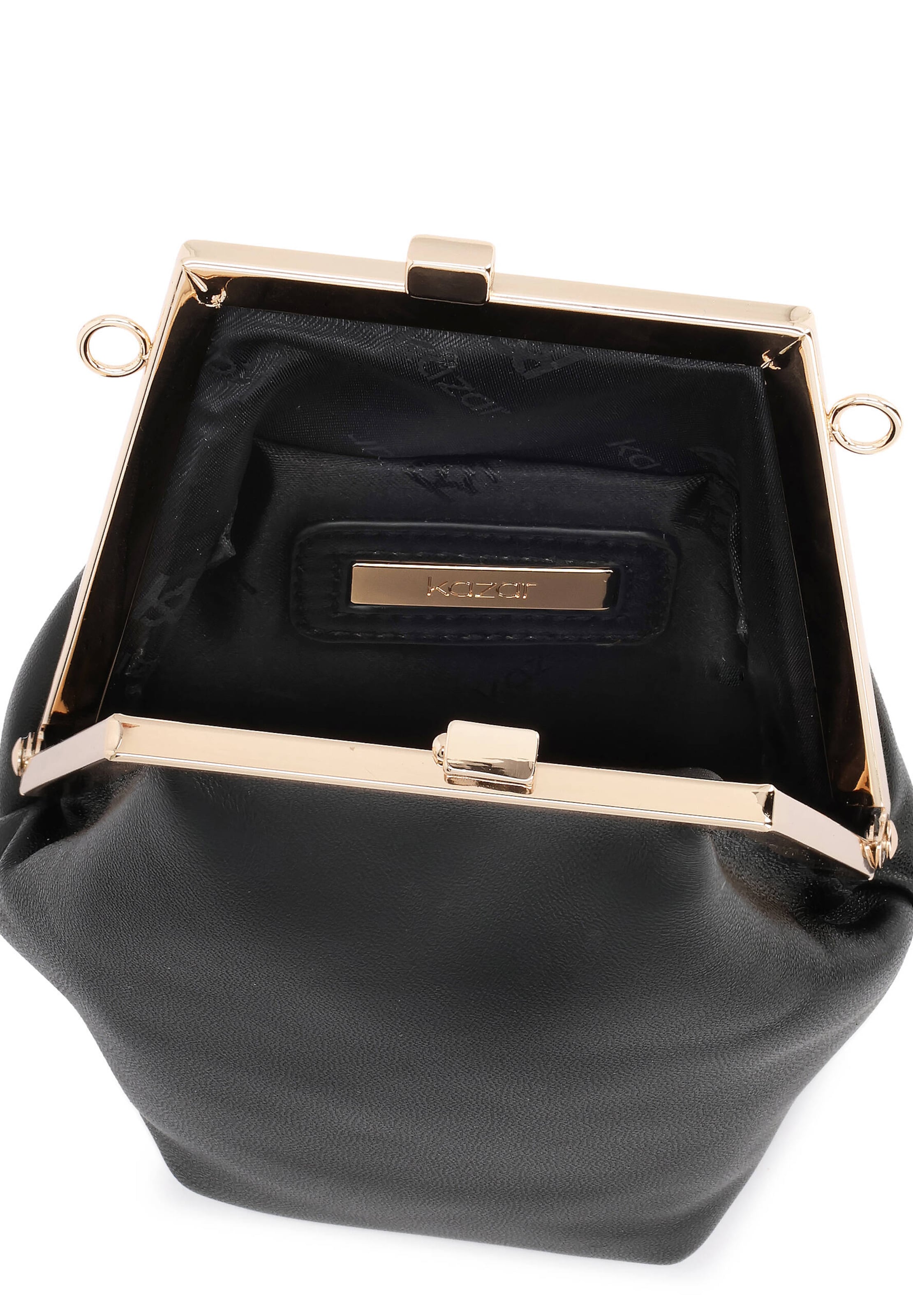 Kazar Κλατς σε μαύρο