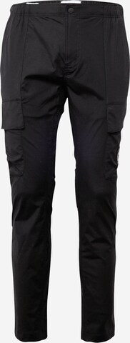 Skinny Pantaloni cargo di Calvin Klein Jeans in nero: frontale