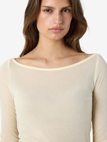 Noisy may - Camiseta 'NUSA ' en amarillo
