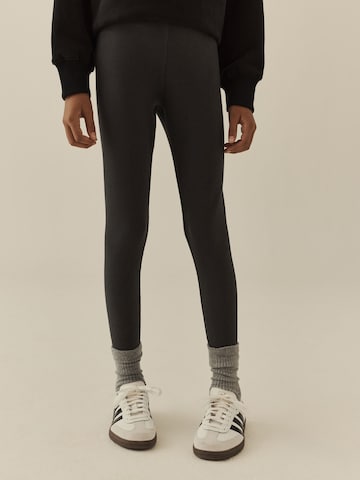 Next - Conjunto en negro