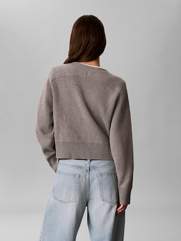Regular Cardigan Calvin Klein Jeans en gris