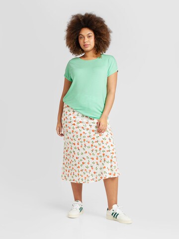 Vero Moda Curve - Camiseta 'AYA' en verde