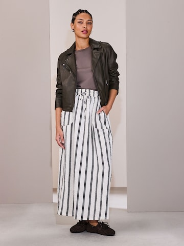 Jupe Next en beige : devant