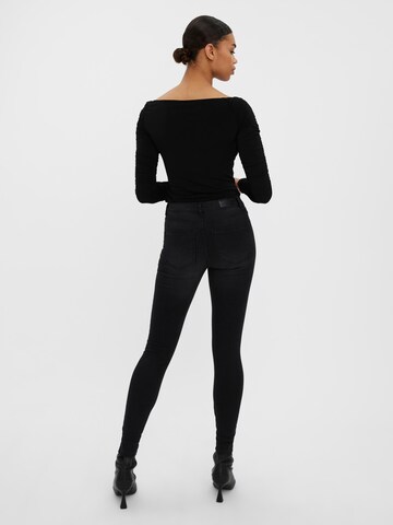 VERO MODA Skinny Jeans 'Tanya' in Black